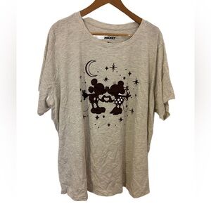 Disney Minnie and Mickey Kissing Gray Graphic T-Shirt Size 3X